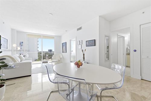 902-3180 Coral Way, Miami, FL, 33145-3666 | Card Image