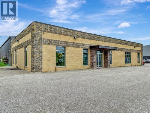 a-5205 8 Th Concession Road, Tecumseh, ON, N0R1K0 | Card Image