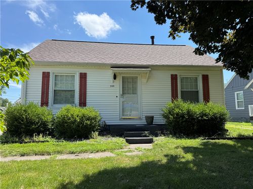 3319 Moultrie Ave, Mattoon, IL, 61938-2107 | Card Image