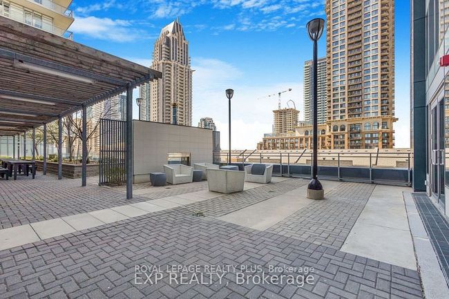 812 - 360 Square 1 Dr, Condo with 1 bedrooms, 1 bathrooms and 1 parking in Mississauga ON | Image 11