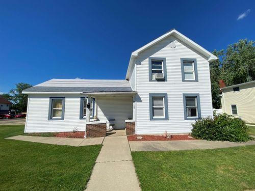 217 W Railroad St, LENA, IL, 61048-9039 | Card Image