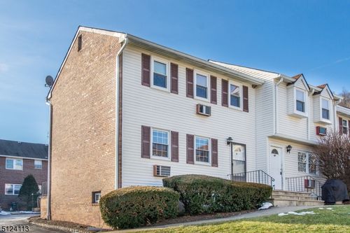 w1-322 Richard Mine Rd, Wharton, NJ, 07885-1823 | Card Image