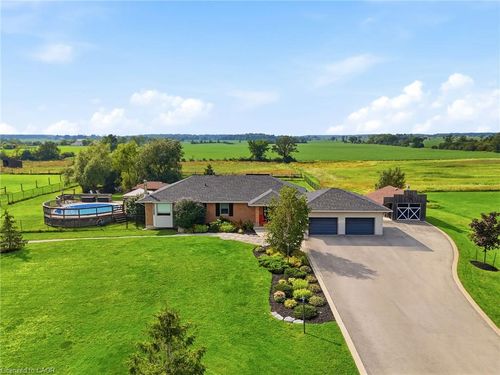 4276 Westbrook Rd, Binbrook, ON, L0R1C0 | Card Image