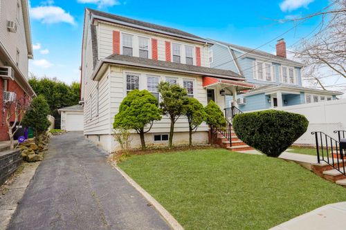 82 Crosshill St, Staten Island, NY, 10301-3308 | Card Image