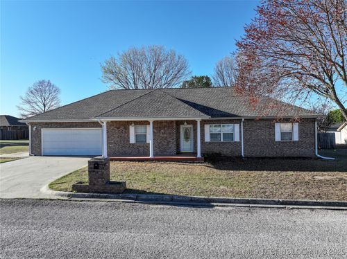 2 Aspen Ln, Davis, OK, 73030-6511 | Card Image