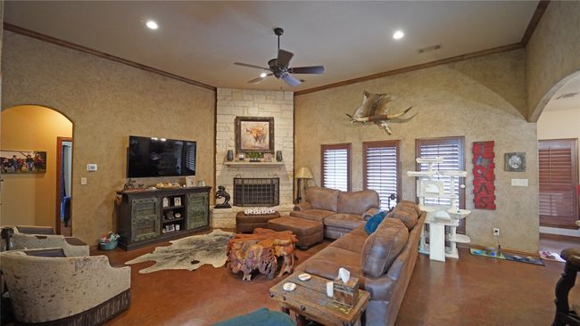 2505 Lazy Bend Rd, Home with 5 bedrooms, 3 bathrooms and null parking in Brock TX | Image 7