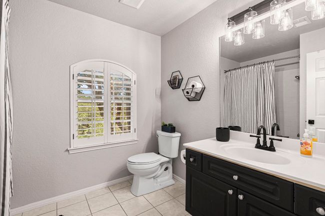 Full bathroom on the upper level | Image 17