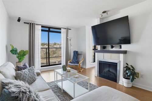 808-1 Renaissance Sq, New Westminster, BC, V3M0B6 | Card Image