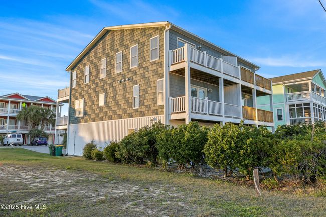 B - 537 Third Ave S, Condo with 4 bedrooms, 5 bathrooms and 1 parking in Kure Beach NC | Image 50