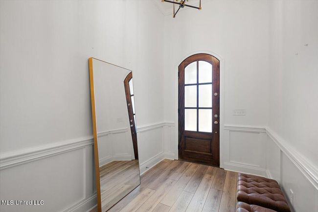 foyer | Image 6