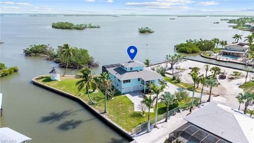 291 Flamingo St, Fort Myers Beach, FL, 33931-4311 | Card Image