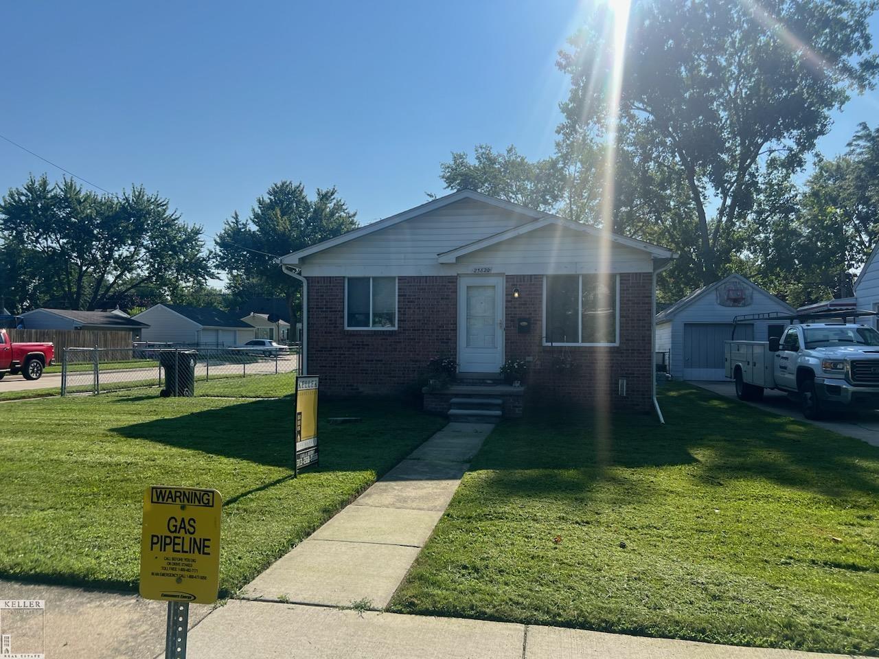 Fern St, Roseville, MI 48066