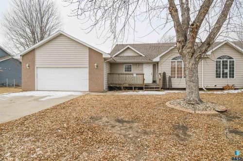 911 S Colleen Ln Lane, Sioux Falls, SD, 57106 | Card Image