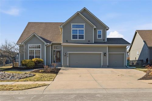 2516 Sw Current Ln, Lee's Summit, MO, 64082-4122 | Card Image