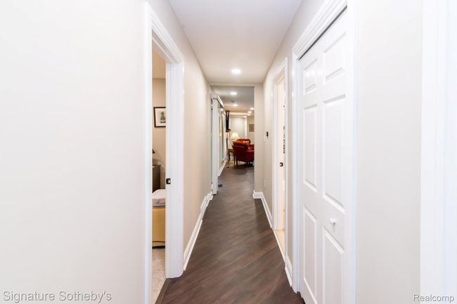 Hallway to Bedrooms | Image 26