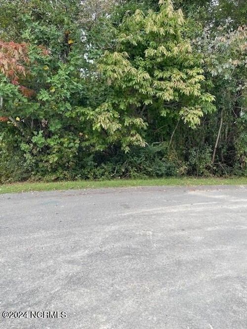 5 Raintree Ct, Pinehurst, NC, 28374-6976 | Card Image