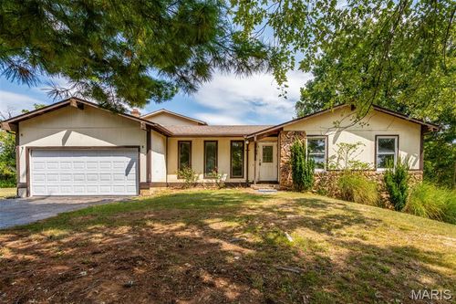 6 Walnut Park Dr, Cedar Hill, MO, 63016-2442 | Card Image