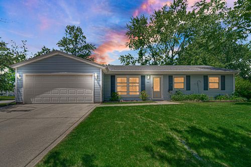 2101 Hollandale Dr, Valparaiso, IN, 46383-3235 | Card Image