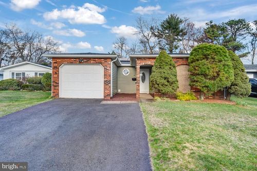 4 Campion Ct, Brick, NJ, 08724-1909 | Card Image