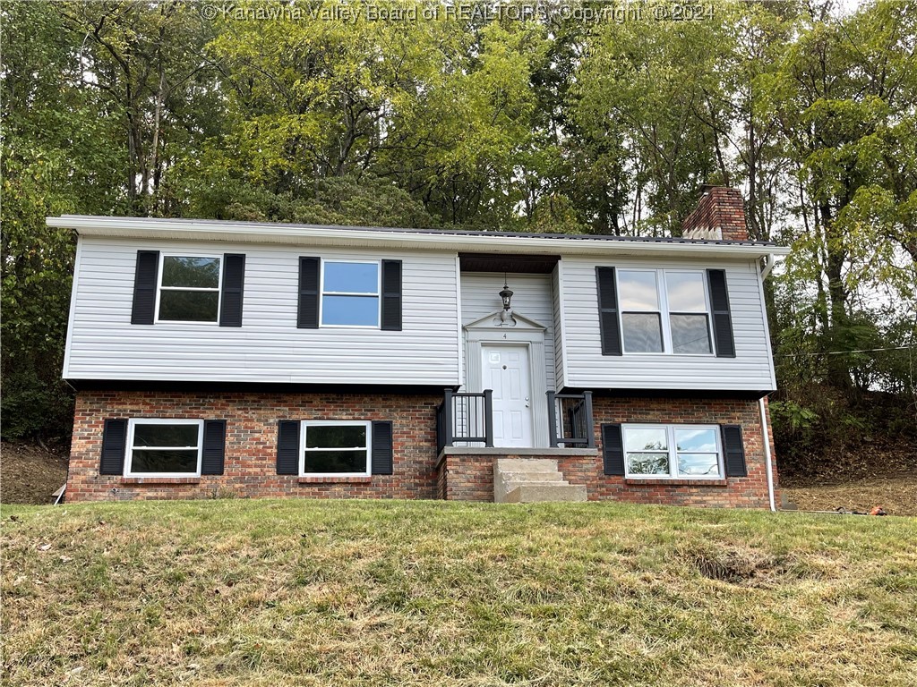 Mountain Dr, Saint Albans, WV 25177
