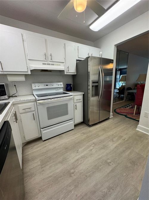 apt-202-8280 Sunrise Lakes Blvd, Sunrise, FL, 33322-1507 | Card Image