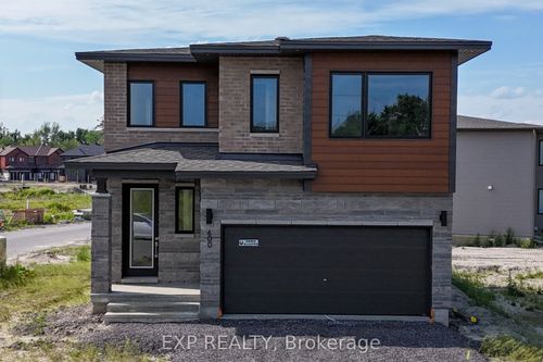 600 Paakanaak Ave, Gloucester, ON, K1X0J7 | Card Image