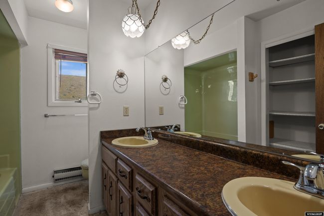 4450 S Skyline Rd, House other with 3 bedrooms, 2 bathrooms and null parking in Casper WY | Image 9