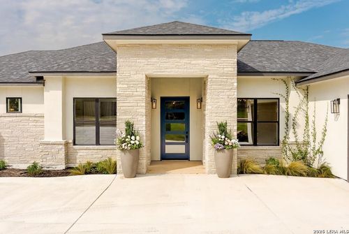 2089 Summit Crest Dr, Kerrville, TX, 78028-8921 | Card Image