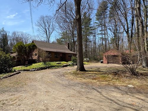 103 Petticoat Hill Rd, Williamsburg, MA, 01096-9434 | Card Image