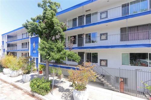 17-801 1st Pl, Long Beach, CA, 90802 | Card Image