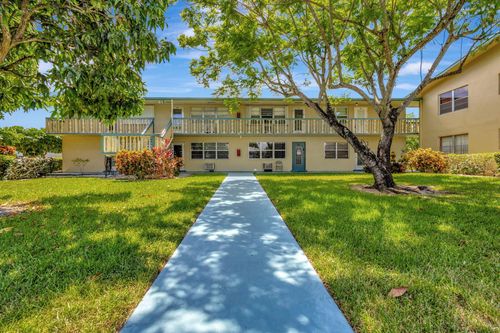 110 Dorchester E, West Palm Beach, FL, 33417-1439 | Card Image