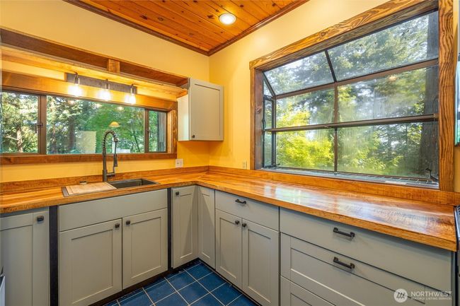 1237 Island Dr, House other with 2 bedrooms, 2 bathrooms and null parking in Lummi Island WA | Image 11