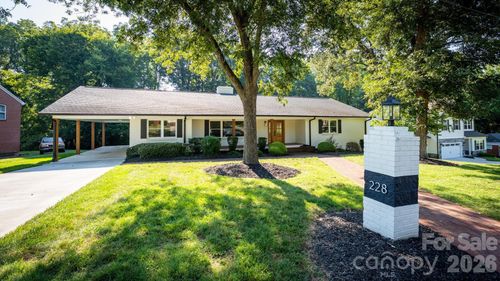 228 Cedar St, Mooresville, NC, 28115-2804 | Card Image