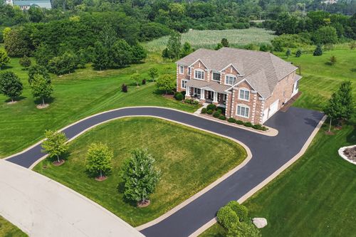 28 Shenandoah Cir, South Barrington, IL, 60010-9442 | Card Image