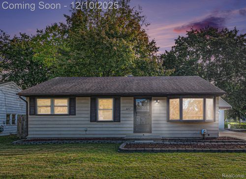 117 Lawton St, Mason, MI, 48854-1813 | Card Image