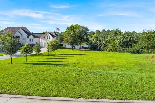 4440 E Bayou Maison Cir, Dickinson, TX, 77539 | Card Image