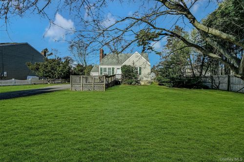 11 Doxsee Pl, Islip, NY, 11751-4205 | Card Image