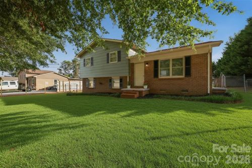 1237 Venus St, Conover, NC, 28613-8420 | Card Image