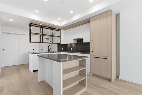 302-2268 Broadway E, Vancouver, BC, V5N0L2 | Card Image