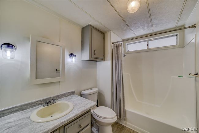 Bathroom | Image 26