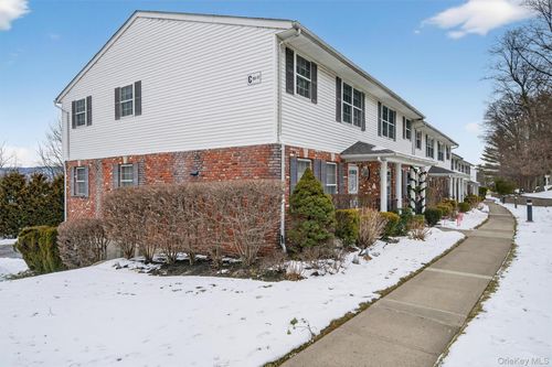 77 Jamie Ct, Suffern, NY, 10901-7016 | Card Image