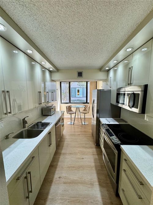 9585-9585 Sw 1st Ct, Coral Springs, FL, 33071-7391 | Card Image