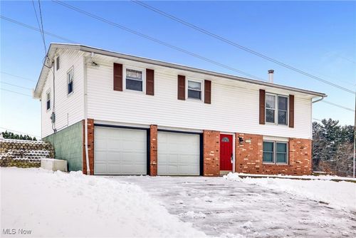 3622 Dotwood St Nw, North Canton, OH, 44720-4462 | Card Image