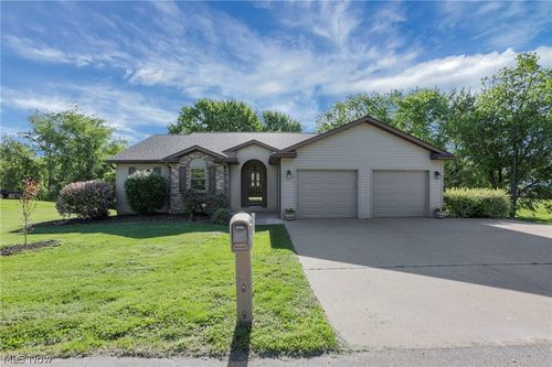 64264 Morrison Rd, Cambridge, OH, 43725-9555 | Card Image