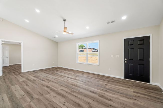 715 Apple Dr, House other with 3 bedrooms, 2 bathrooms and 2 parking in Livingston TN | Image 4