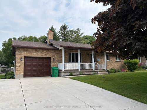 215 Bennett St E, Goderich, ON, N7A1A8 | Card Image