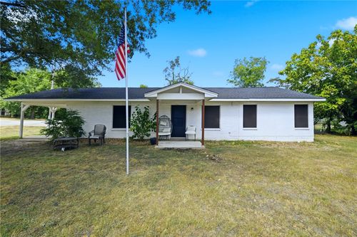 700 N Owensville St, Franklin, TX, 77856-5527 | Card Image