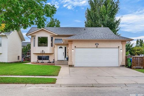 3 Kelly Place, Prince Albert, SK, S6V8E8 | Card Image