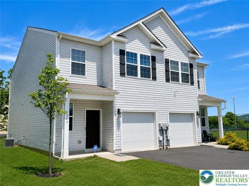 1143 Lova Ln, Allentown, PA, 18103-5653 | Card Image