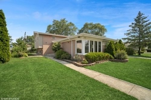 7618 Beckwith Rd, Morton Grove, IL, 60053-1022 | Card Image